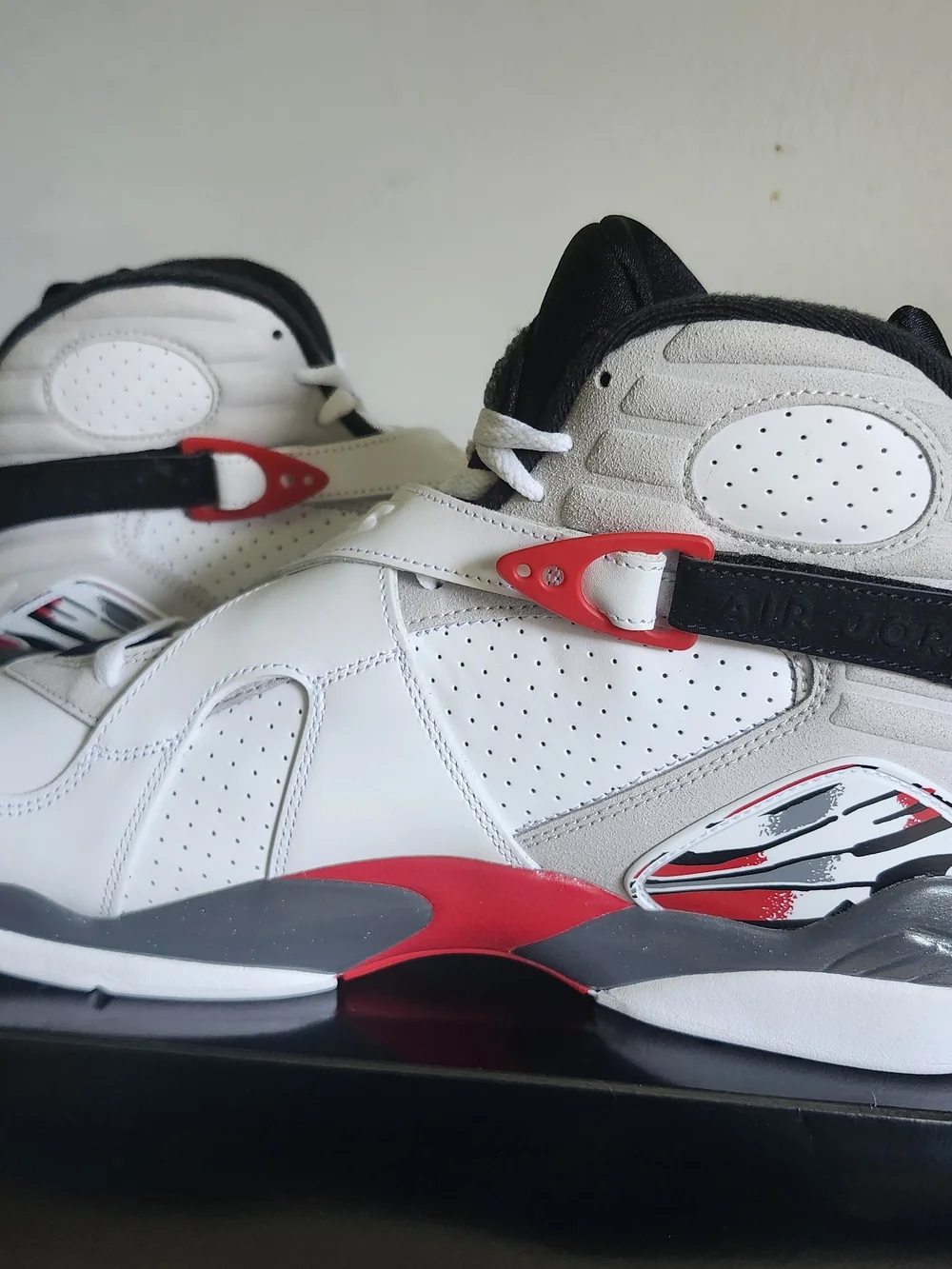 Air Jordan 8 'Bugs Bunny'